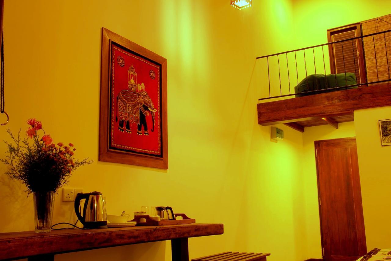 Rowinrich Cottages เอลลา ภายนอก รูปภาพ